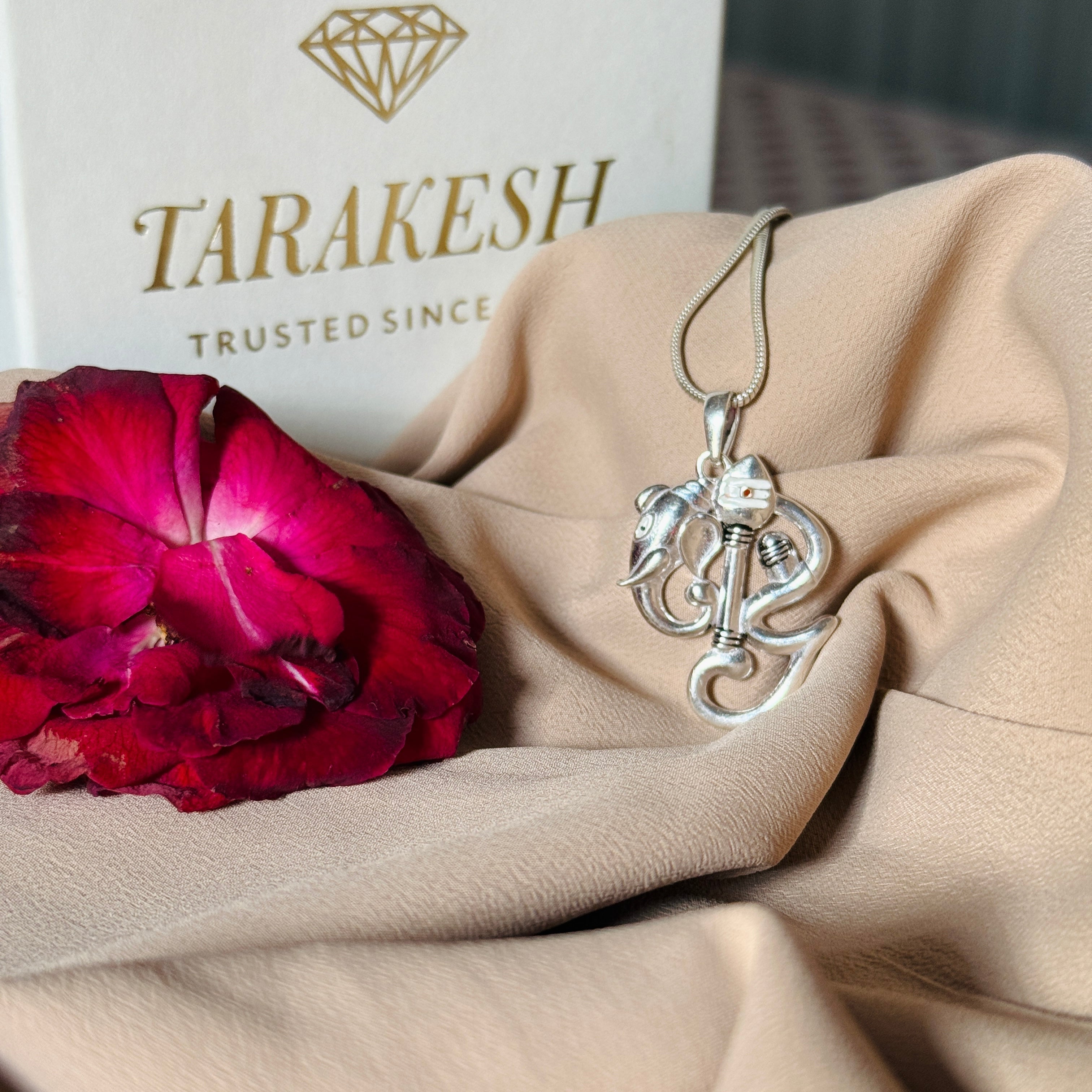 Silver vs. Gold Murugan Jewellery – Which One Should You Choose and Why?