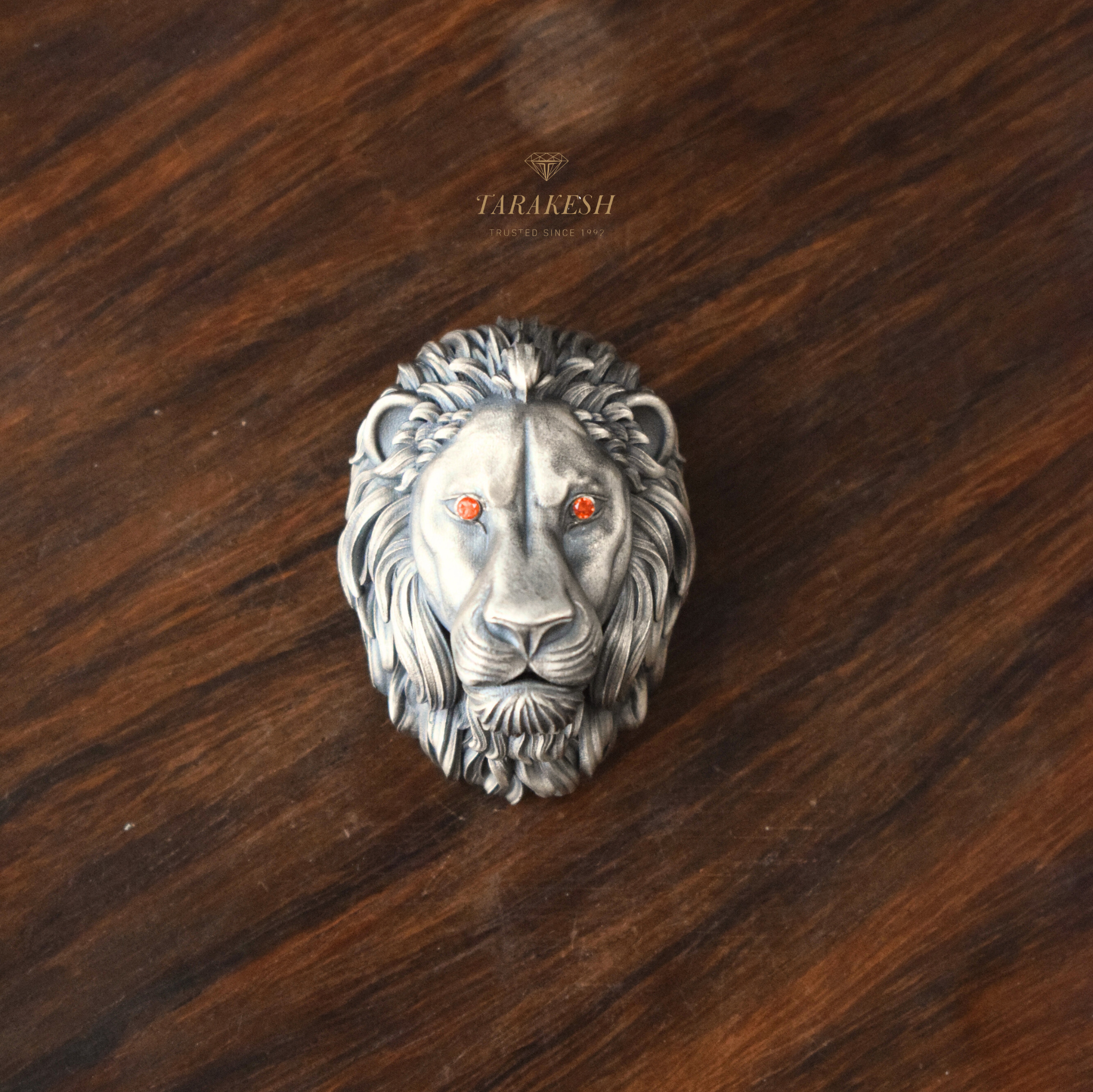 Leo brooch